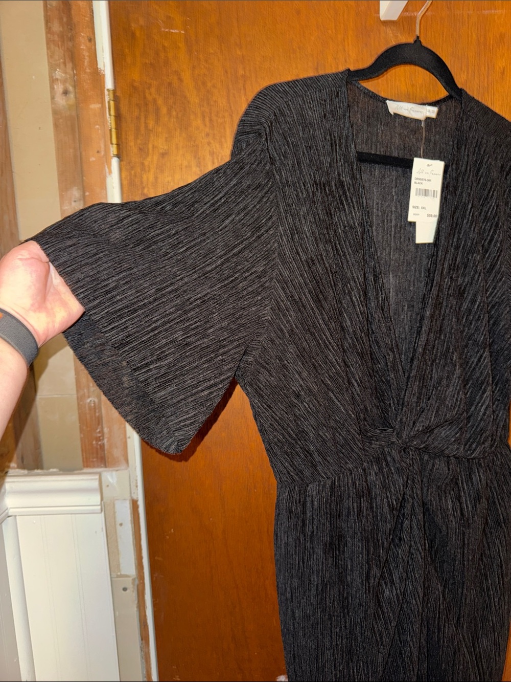 All in Favor Black Textured Deep V-Neck Long Sleeve Dress - Picture 3 of 4